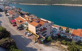 Hotel Adria Neum